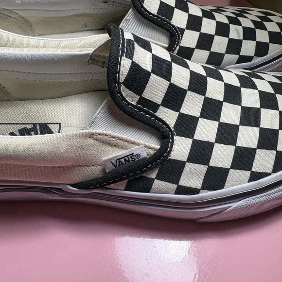 Vans women’s 8.5  Checkered Slip-On Shoes - Black and White - Picture 5 of 7
